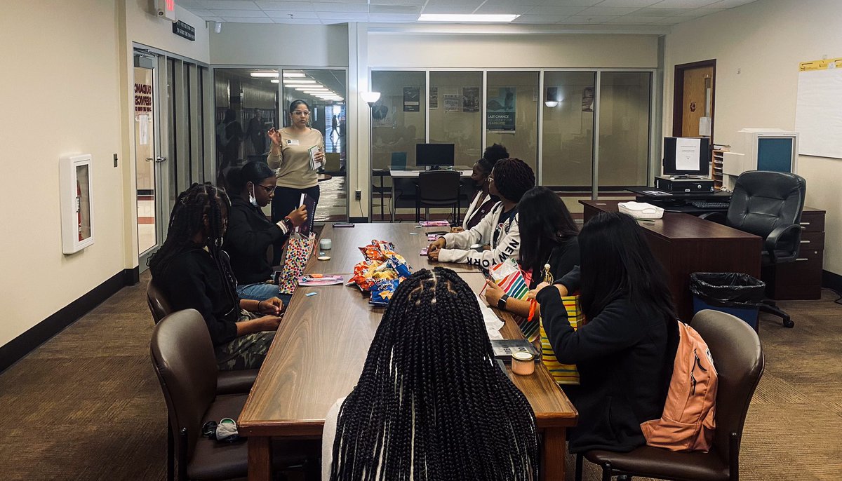 FirstStateCAA's tweet photo. Today’s Teens with Goals Program was held at Milford High School. Special guest Veronica Pitts of Restored Hope Financial Services came in to empower the teens as she shared her wisdom in a discussion called “What I Wish Someone Would Have Told Me”.
#communityactionworks https://t.co/pRNMV3imeR
