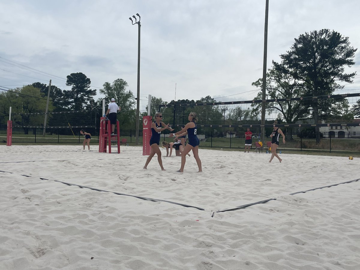 📍

Match one underway at Jacksonville State.