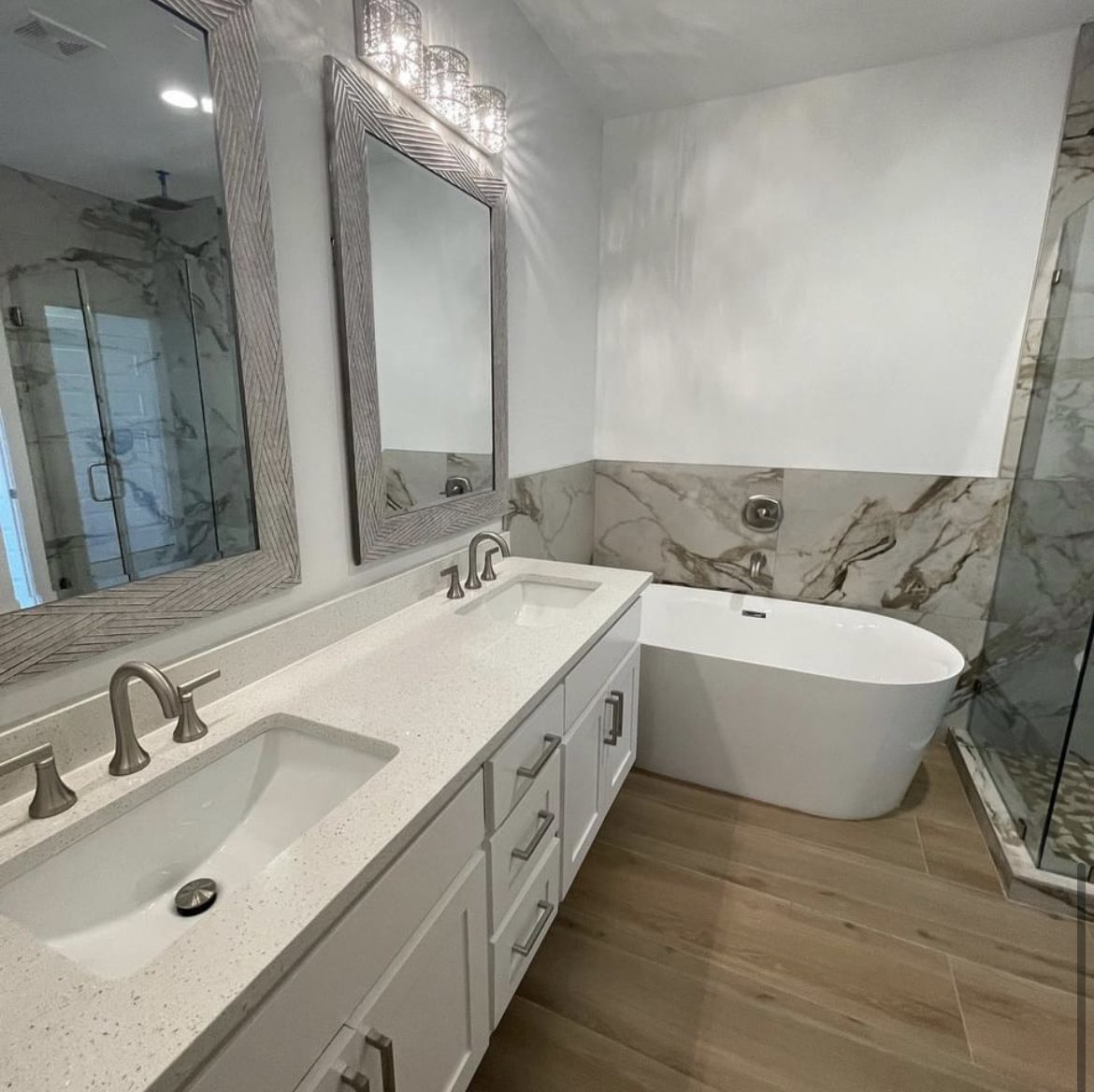 Modern Contemporary NEW Home in Rowlett with views of Lake Ray Hubbard! 🙌🏾😊🏡🔑 
Would you live here?! 
Offered at $395,000. 3 Bedrooms and 2.5 Bathrooms! 
.
.
.
#realestate #realestateagent #realestatelife #realestatetips #realtor #realtorlife #realtors