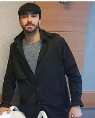 Oy oy oy kıyamam ben buna yorgun gözlerine bak uykusuz yaa kim kıydı sana  keşki yanında ola bilseydim 🙈