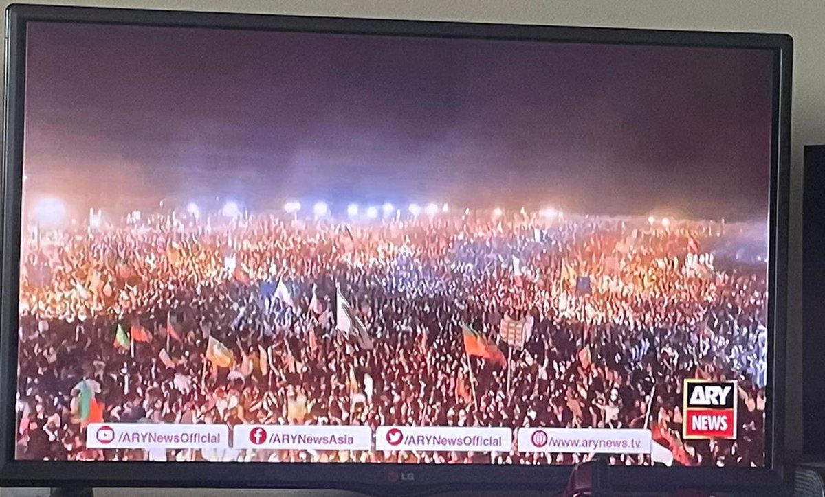 InamKhanBarki3's tweet photo. گن سکو تو گن لو 
پشاور جلسہ
#امپورٹڈ_حکومت_نامنظور https://t.co/ivd6T3NLWa