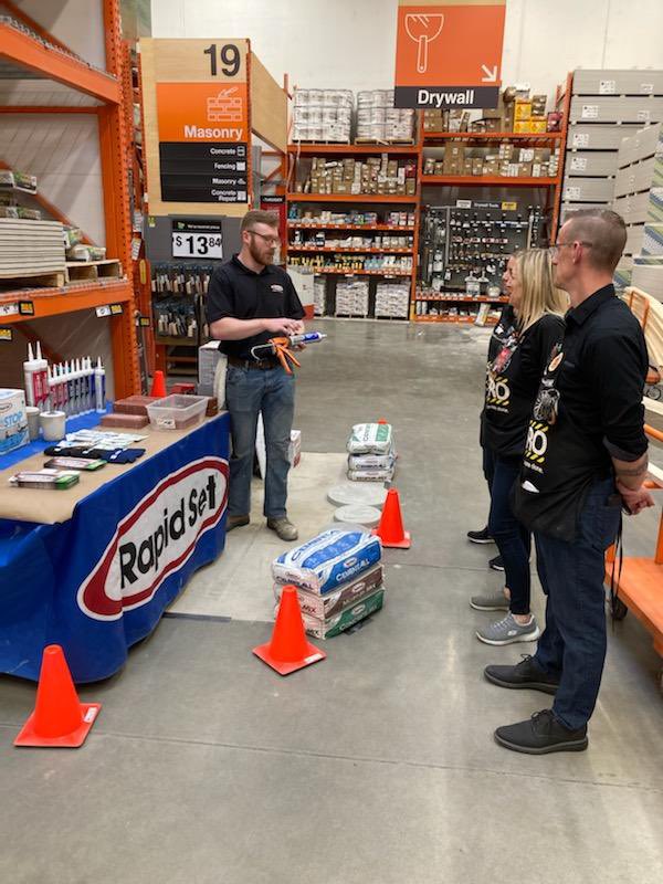 MirandaGarcia96's tweet photo. Pro Event at 0133 to appreciate all of our awesome and dedicated pros! Our Fearless DH leader Gio put together this awesome event with help from his team and SASM Josh! #Proxtraperks #4weeksofrewards @Brad_Peebles @Cvillehomedepot https://t.co/p7wvG6dgWA