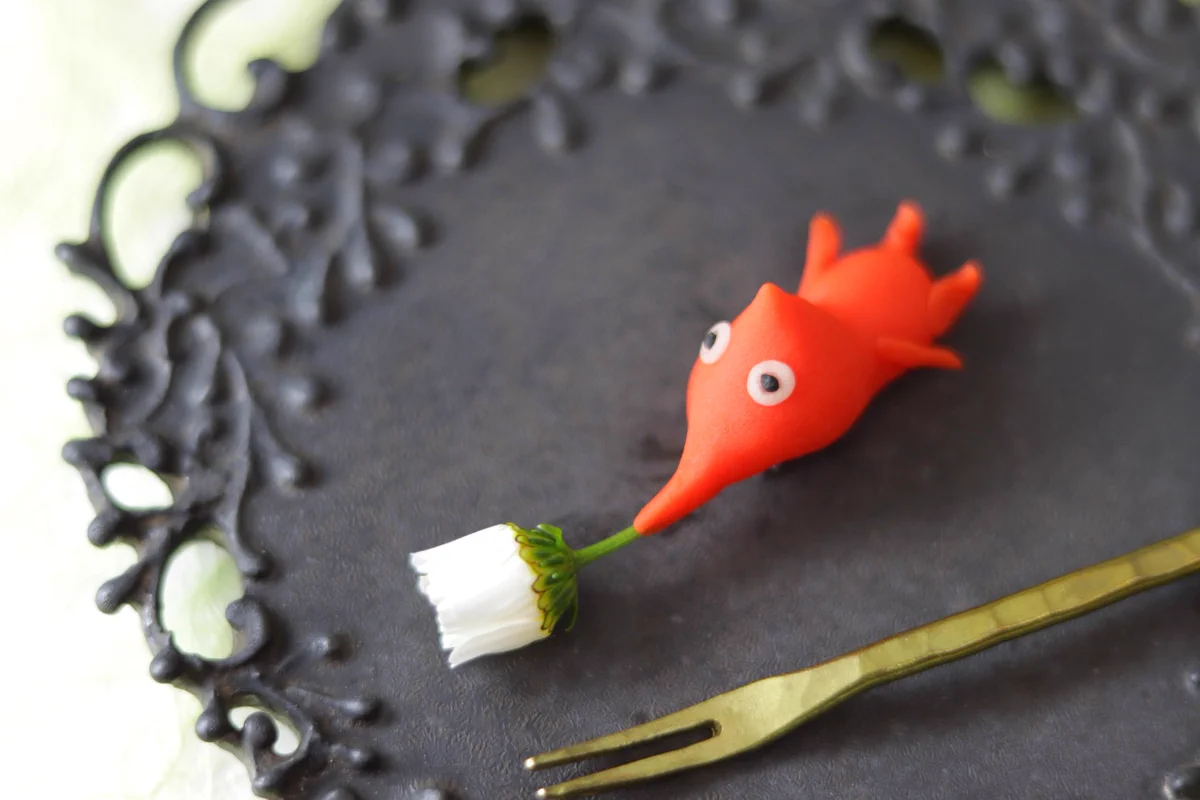 栃木の御菓子司紅谷三宅が和菓子で赤ピクミン作りました!