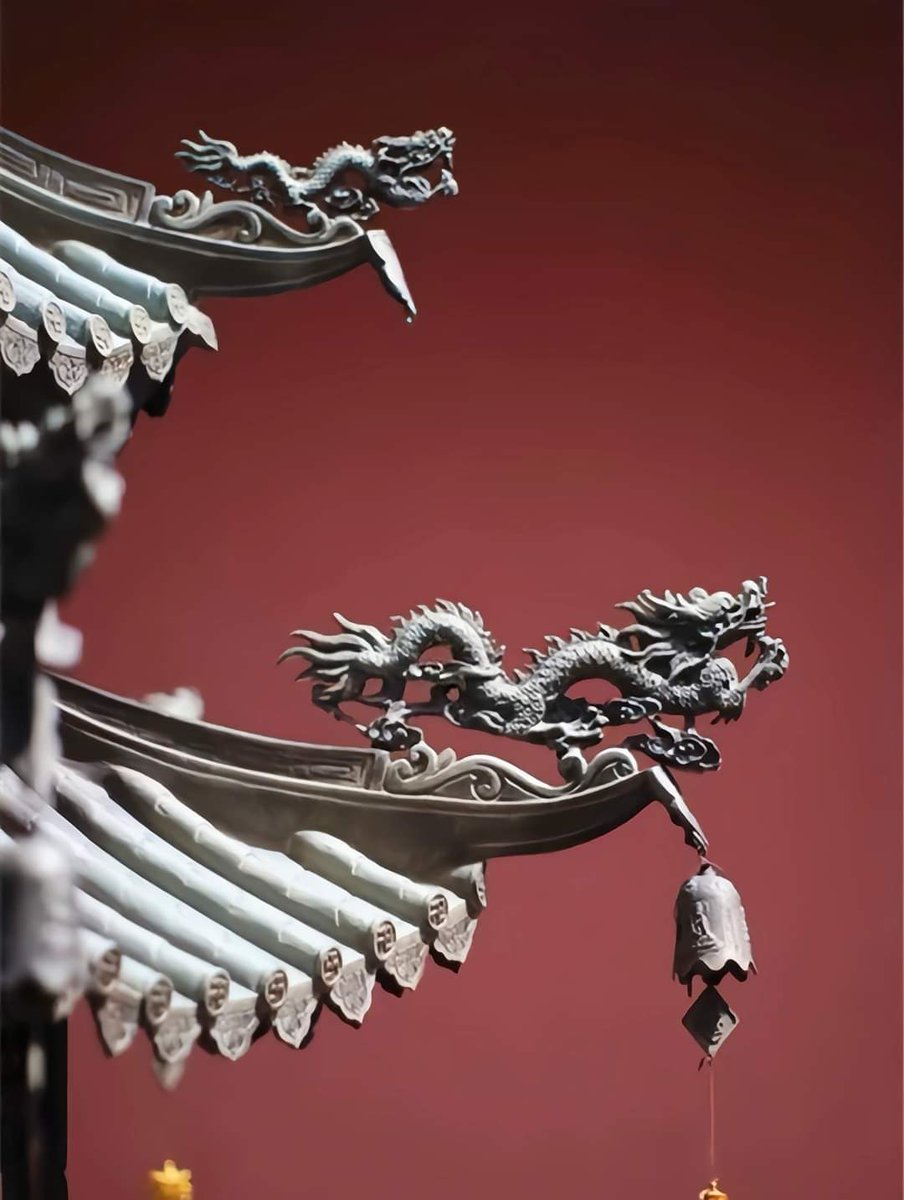 JackSparrowCCP1's tweet photo. #飞檐斗拱 的中式建筑,是审美和精巧技艺的集合体,一瓦一檐和一脊一兽之间,皆有浪漫的中国故事。🇨🇳💯Chinese architecture of cornices and #dougong is a combination of aesthetics and exquisite craftsmanship. There is a romantic #Chinese story between one roof and one eave . https://t.co/K2pabWCSnZ