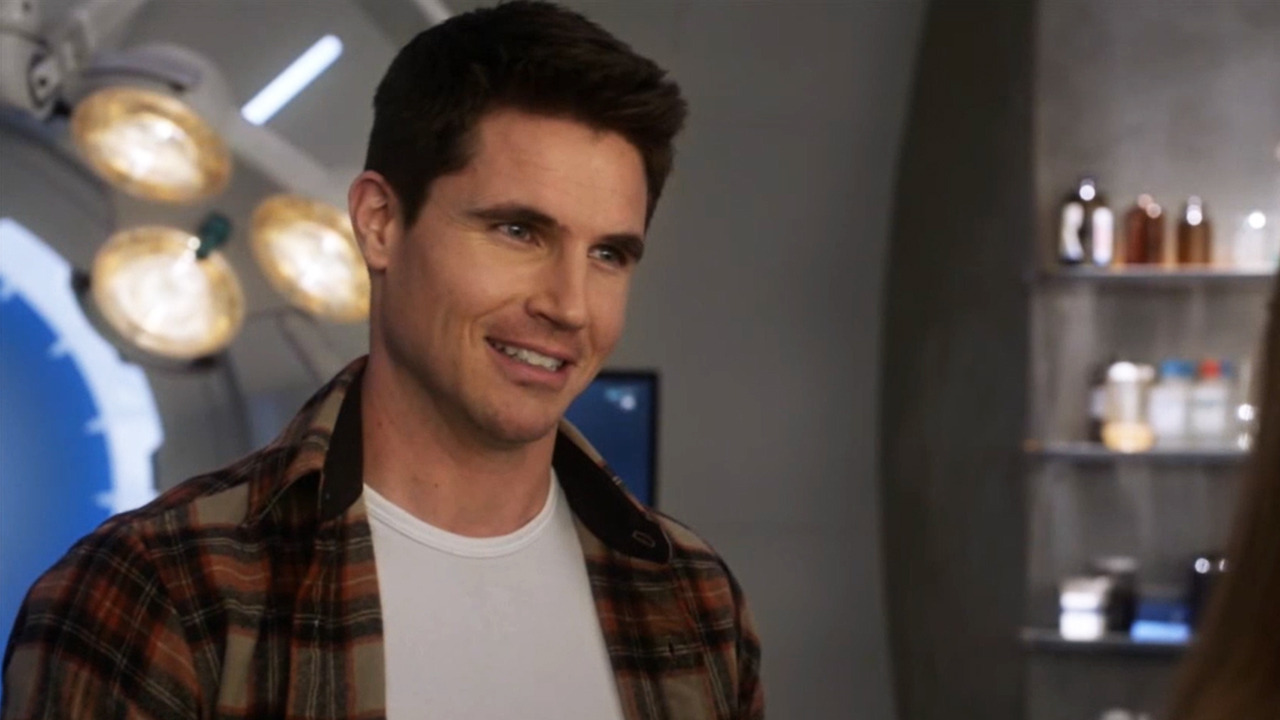 Ben Rolph (TheDCTVshow) / Twitter