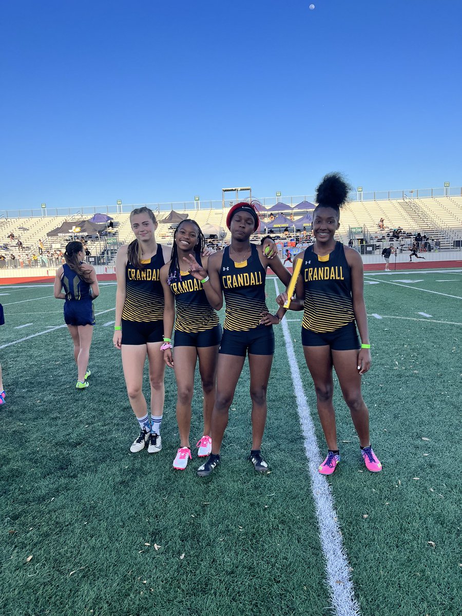 Congrats to our Area Qualifiers in the 4x200 4th place 🏅