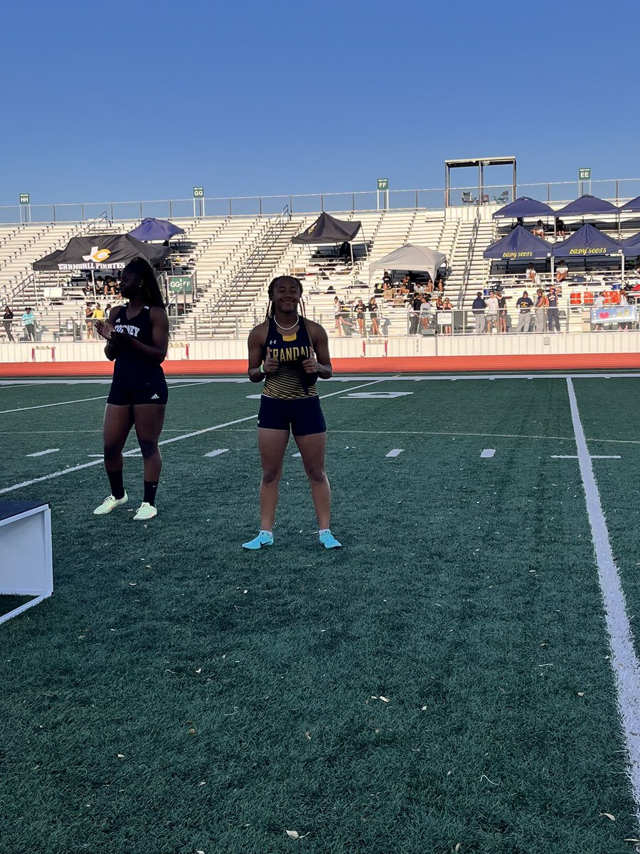 Congrats to our Area Qualifier in the 100 Je’Mela Harris 4th place 🏅