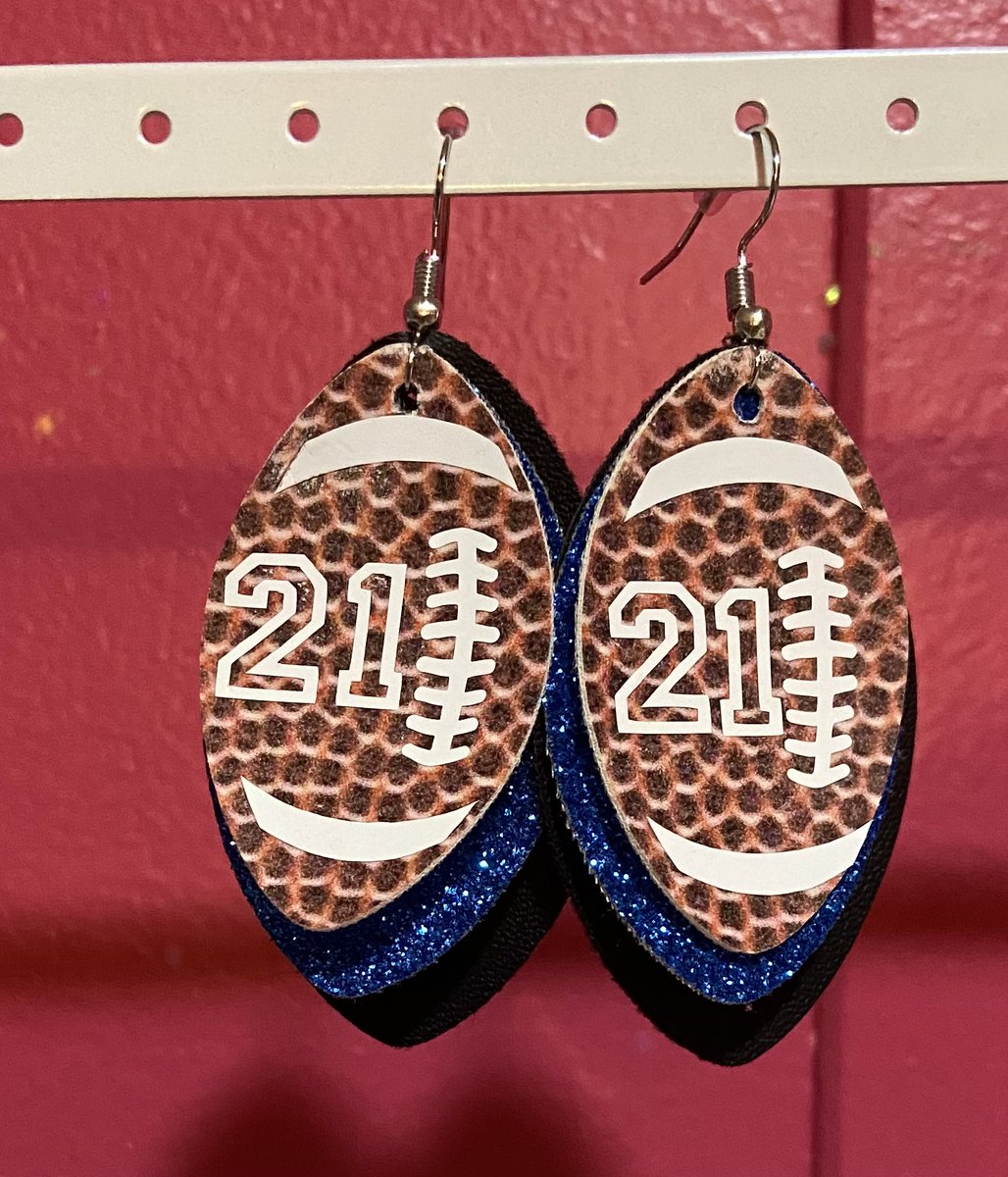 ryleighpope40's tweet photo. My newest earring design. #jeremychinn #Panthers https://t.co/CBgdBfxdJr