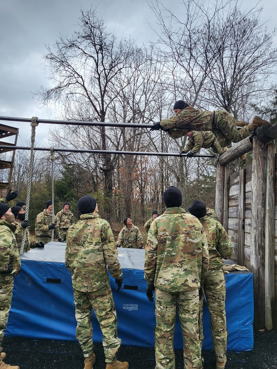 MPRAONLINE's tweet photo. HOOAH to these future MPs from C Co, 787th MP Battalion, for mastering the obstacles in the confidence course! Great work, all!
#MilitaryPolice #FutureMPs #ArmyTraining #MPRA #USArmyMPs #MPRegiment #AssistProtectDefend #OftheTroops #FortheTroops https://t.co/fWeH9GruoW