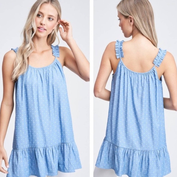 RefindLuxury's tweet photo. So good I had to share! Check out all the items I'm loving on @Poshmarkapp from @maddiemags17 #poshmark #fashion #style #shopmycloset #michaelkors #boutique #frenchi: https://t.co/OIF3K9mkRH https://t.co/DawHsAduJm