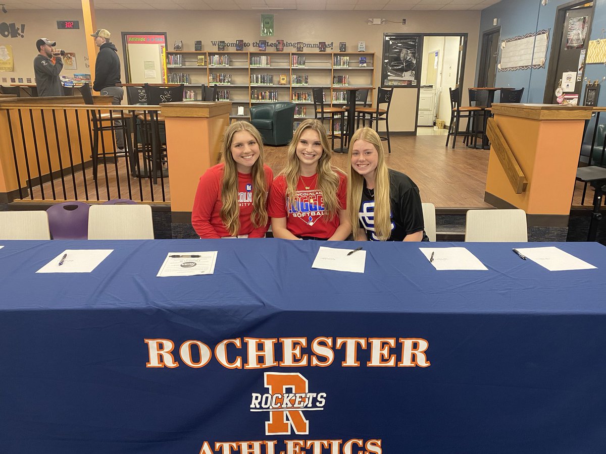 RHSRocketSball's tweet photo. 3 🥎 athletes will continue their academic and athletic careers at the next level next year. All 3 ladies have been and continue to be an integral part to our program. @asadler22 will play 🥎 at Culver-Stockton @addiclinee will play 🥎 at LLCC @arigillespie  will play 🏀 at LLCC https://t.co/WGo4QkfLIm