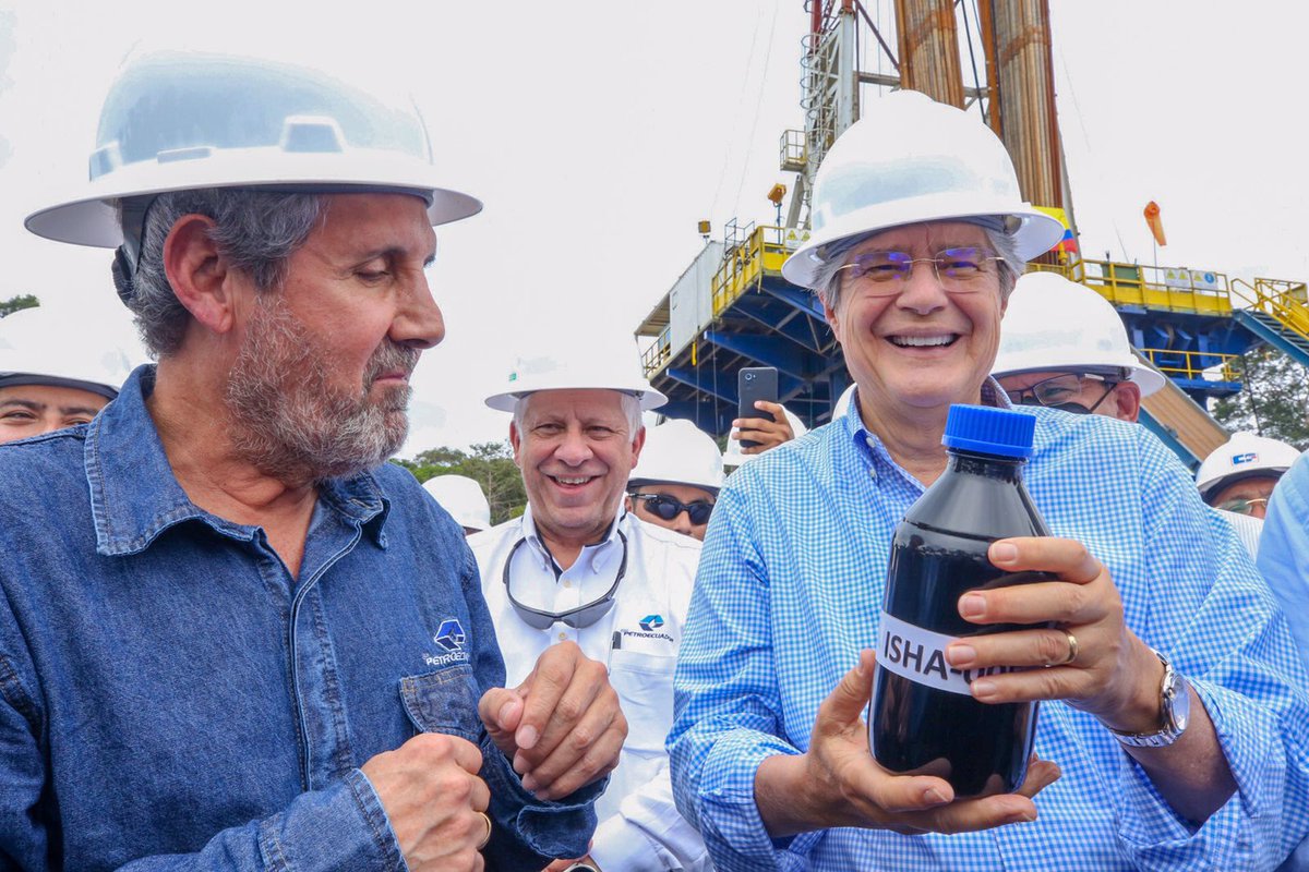EPPetroecuador's tweet photo. El Presidente @LassoGuillermo recorrió la plataforma de Ishpingo, operada por técnicos ecuatorianos, donde abrió la válvula para dar inicio a la producción del primer pozo en el campo Ishpingo, que forma parte del Bloque 43-ITT.
#IncrementoProducciónAhora https://t.co/YmGW1oU7xS