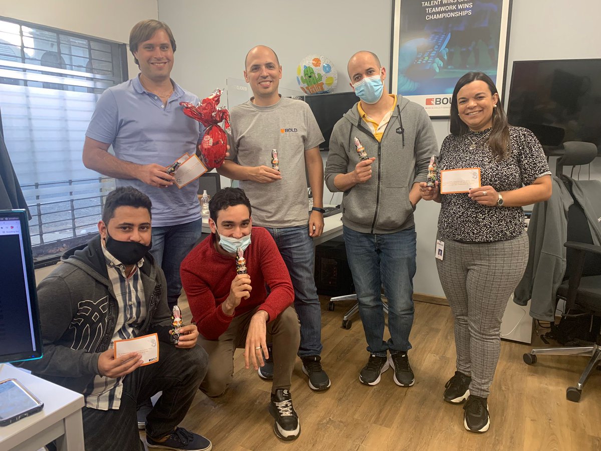 BoldMSS's tweet photo. ¡Invasión de chocolate en la oficina! 🍫🐇
En #BOLDMSS nos adelantamos a Pascuas e hicimos una búsqueda de conejitos y huevos de chocolate siguiendo pistas y huellas.
No afirmamos ni negamos que ya se nos acabaron 🤫
¡Les deseamos chocolatosos días a todos!
#Easter #officefun https://t.co/fNgdUbp4Xq