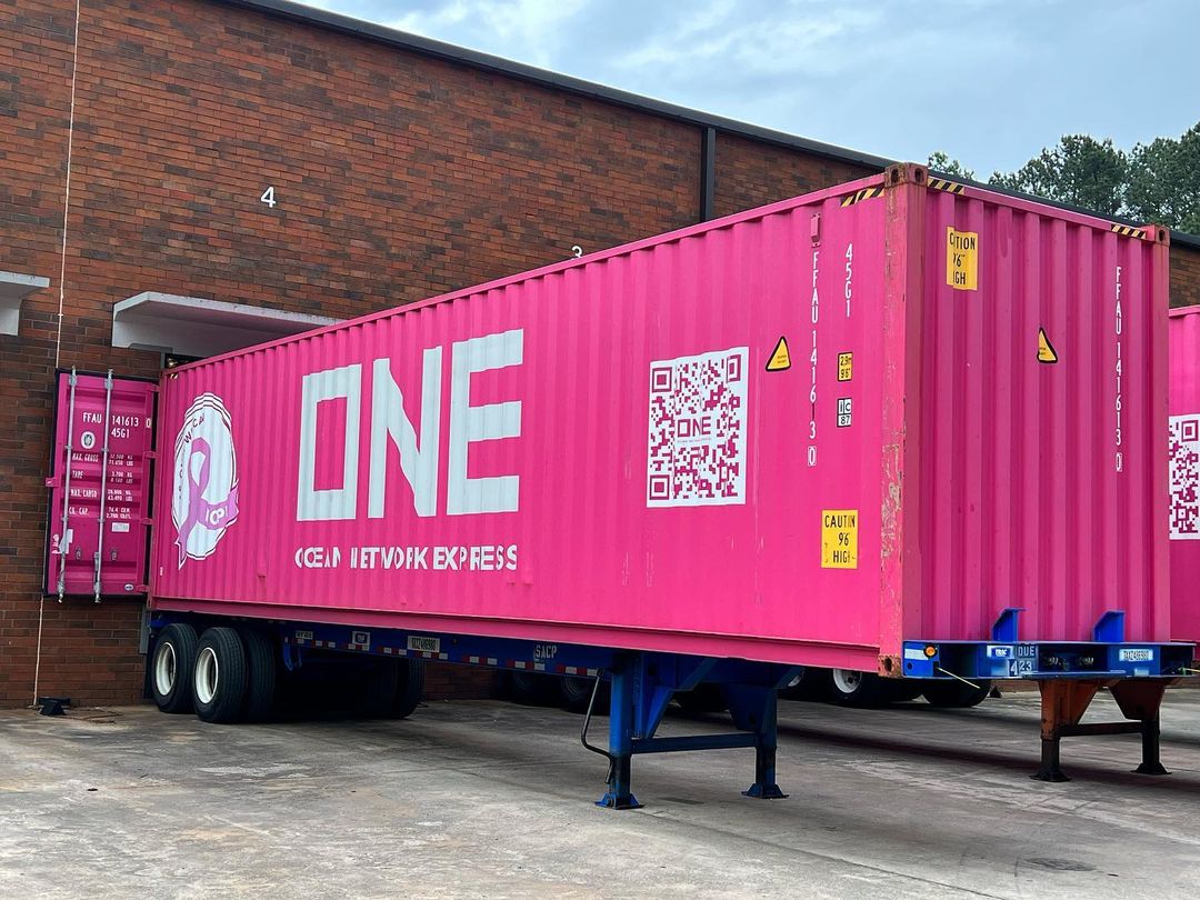 ONENorthAmerica's tweet photo. #ONEPinkRibbon containers arrived at the @EvermarkHome warehouse today in Suwannee, GA! 🚢 🏗 🚂 🚛 🥇
 
Find out more: https://t.co/K6UHvg7q4k

#MagentaAndPink #PinkRibbon #OceanNetworkExpress #ONE #Evermark #BreastCancerAwareness #AsONEWeCan #AsONEWeCare https://t.co/0JpiRUrtJI