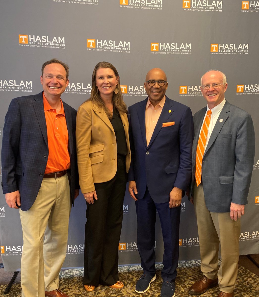 UT_MBA's tweet photo. For our 11th annual Graduate Business Programs Symposium, we welcomed UT alumni Don Frieson back to campus to speak to our students and faculty. Thank you for sharing your "10 Rules for Leadership Success" with us today! https://t.co/3EgoysfInm