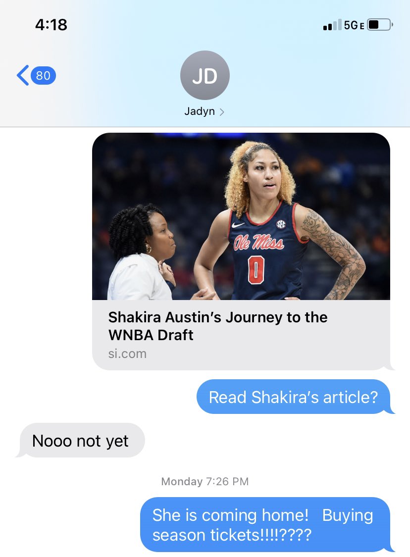 5thquarter_edu's tweet photo. @Theylove_kira Welcome Home, Shakira!!!!! https://t.co/fpGObXXzBU
