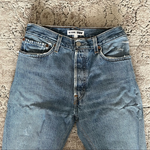 Theatstylez's tweet photo. So good I had to share! Check out all the items I'm loving on @Poshmarkapp #poshmark #fashion #style #shopmycloset #madewell #loversfriends #redone: https://t.co/hhQhAJuJlO https://t.co/Fbpvsw3Rcs