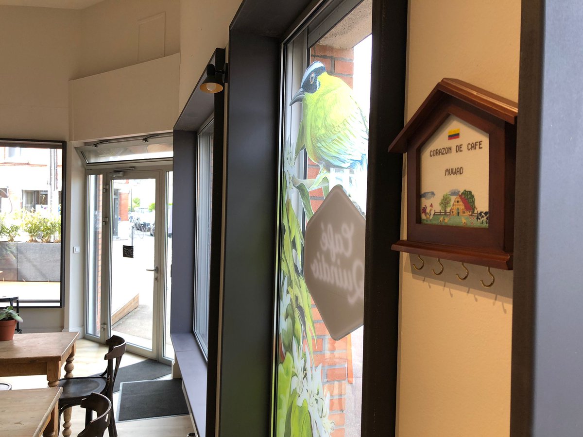jorgemariodp's tweet photo. Chez corazondecafe se trouve désormais le travail de l'artiste artisane Martha Pulido Duitama-Boyacá
Un dessin sur un fin tissu qui représente les campagnes colombiennes. En point de croix, et encadré dans la silhouette d'une belle maison en bois ce trouve cette magnifique œuvre https://t.co/0DHA8W8JRc