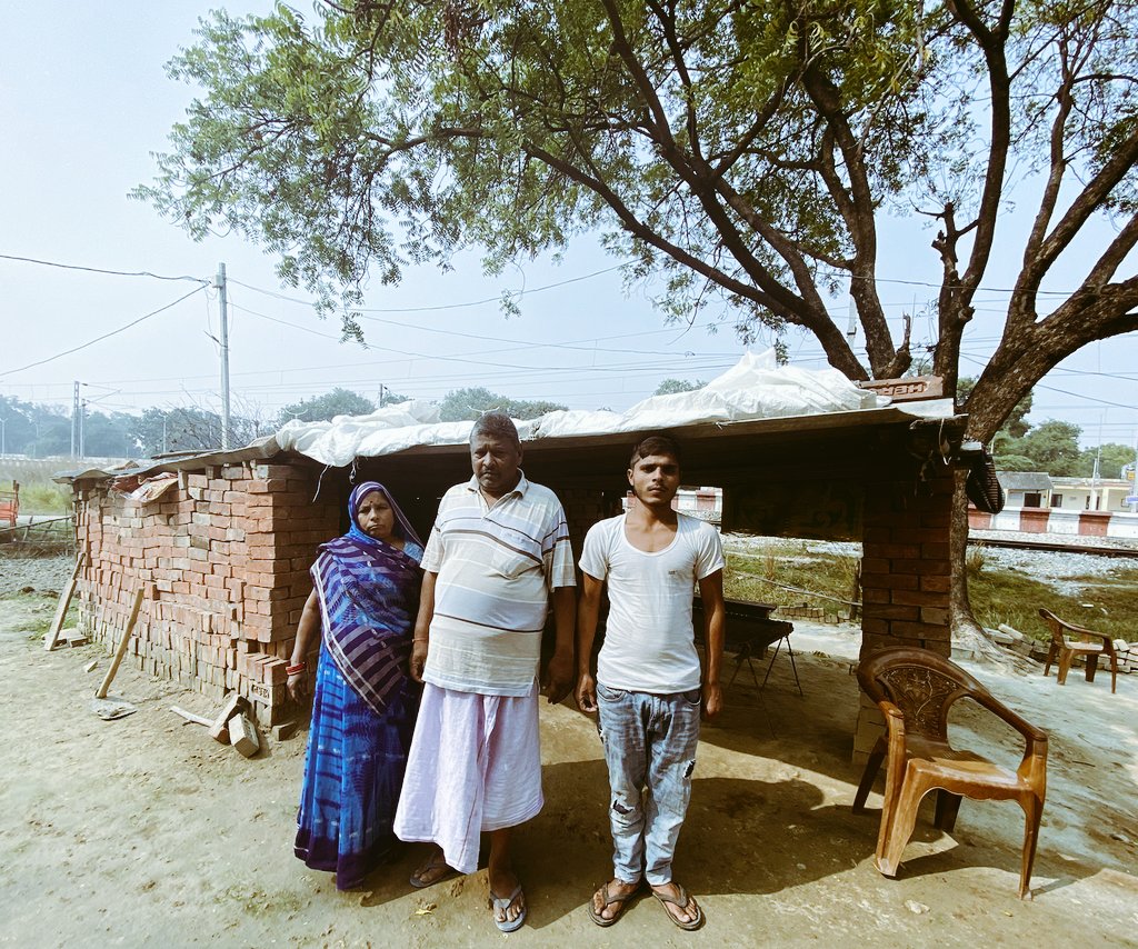 Pandit Prithvi Nath Pandey is working very honestly in his way but his earning is not enough for building a roof for his family.Please support him for getting a home for him..🙏

<a href="/anandmahindra/">anand mahindra</a> <a href="/AdaniPriti/">Priti Adani</a> <a href="/advani_kiara/">Kiara Advani</a> <a href="/iHrithik/">Hrithik Roshan</a> <a href="/akshaykumar/">Jolly Mishra - Asli Jolly from Kanpur</a>