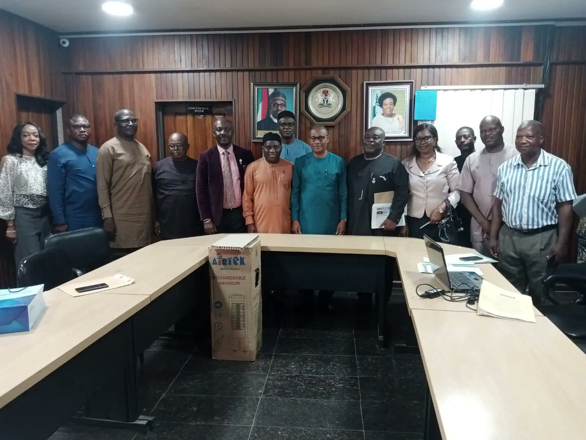 NiesvNational's tweet photo. 𝗧𝗛𝗘 𝗖𝗢𝗨𝗥𝗧𝗘𝗦𝗬 𝗩𝗜𝗦𝗜𝗧 𝗧𝗢 𝗧𝗛𝗘 𝗛𝗘𝗔𝗗 𝗢𝗙 𝗖𝗜𝗩𝗜𝗟 𝗦𝗘𝗥𝗩𝗜𝗖𝗘 𝗢𝗙 𝗧𝗛𝗘 𝗙𝗘𝗗𝗘𝗥𝗔𝗧𝗜𝗢𝗡, 𝗗𝗥. 𝗙𝗢𝗟𝗔𝗦𝗛𝗔𝗗𝗘 𝗬𝗘𝗠𝗜-𝗘𝗦𝗔𝗡 𝗕𝗬 𝗘𝗦𝗩𝗔𝗥𝗕𝗢𝗡 𝗔𝗡𝗗 𝗡𝗜𝗘𝗦𝗩 𝗢𝗡 𝗪𝗘𝗗𝗡𝗘𝗦𝗗𝗔𝗬 𝟭𝟯𝗧𝗛 𝗔𝗣𝗥𝗜𝗟 𝟮𝟬𝟮𝟮:https://t.co/TvefHfBGTc https://t.co/ur2QPaeM2p
