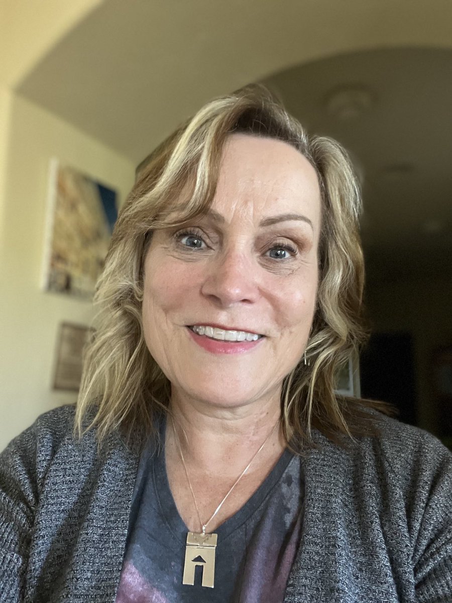 speli's tweet photo. Getting older every day. Today is the four-year anniversary of my aunt Käthe’s passing, my Papi’s older sister. It reminds me of our mortality—and our need to know Jesus as Savior. #onlyoneSavior #onlyoneLord
https://t.co/znv6WfEzBV https://t.co/oLhUkig9s1