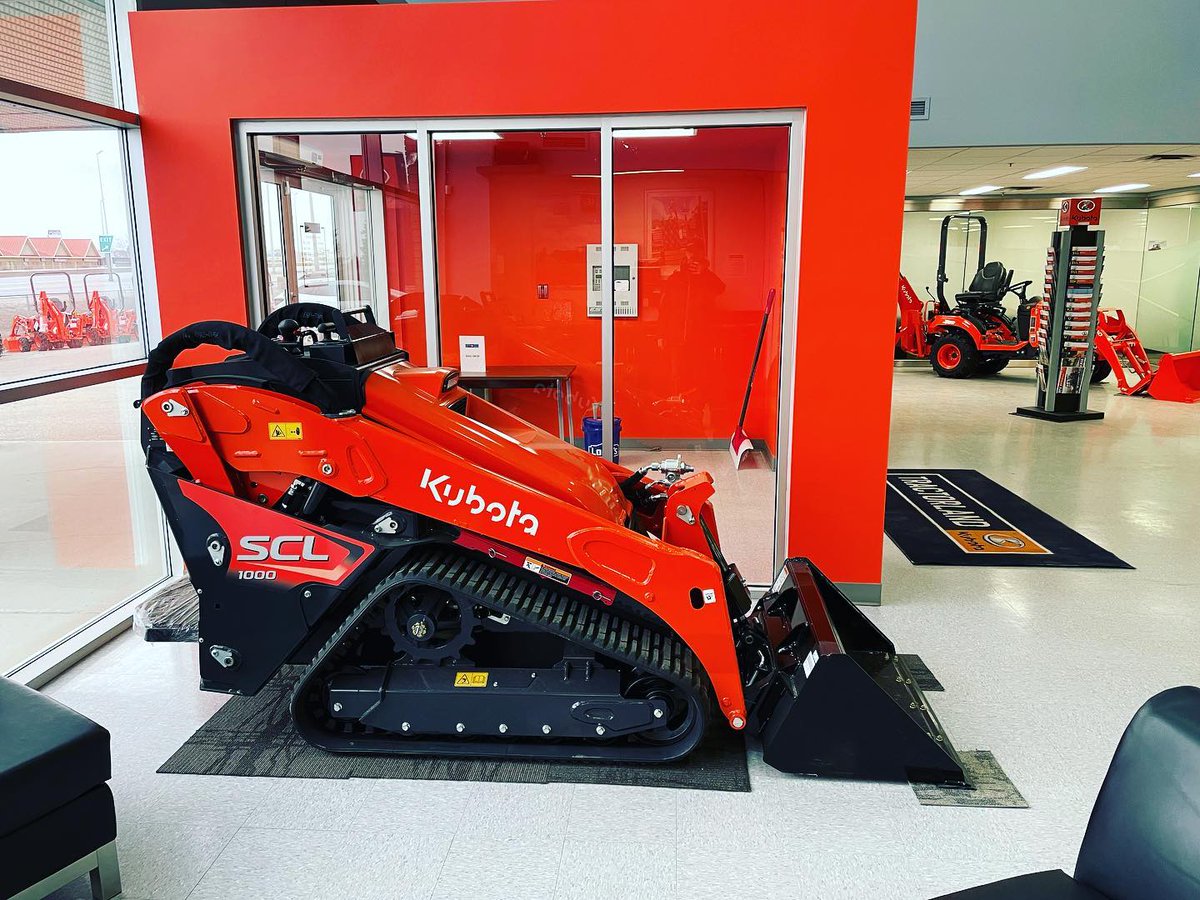 👀 They’re finally arriving! This beautiful 2022 SCL1000 just arrived in Regina and will shortly have a PDI and be gone through by our technicians before it heads off to its new home! Looking at reserving a build slot? Call us today! 😄