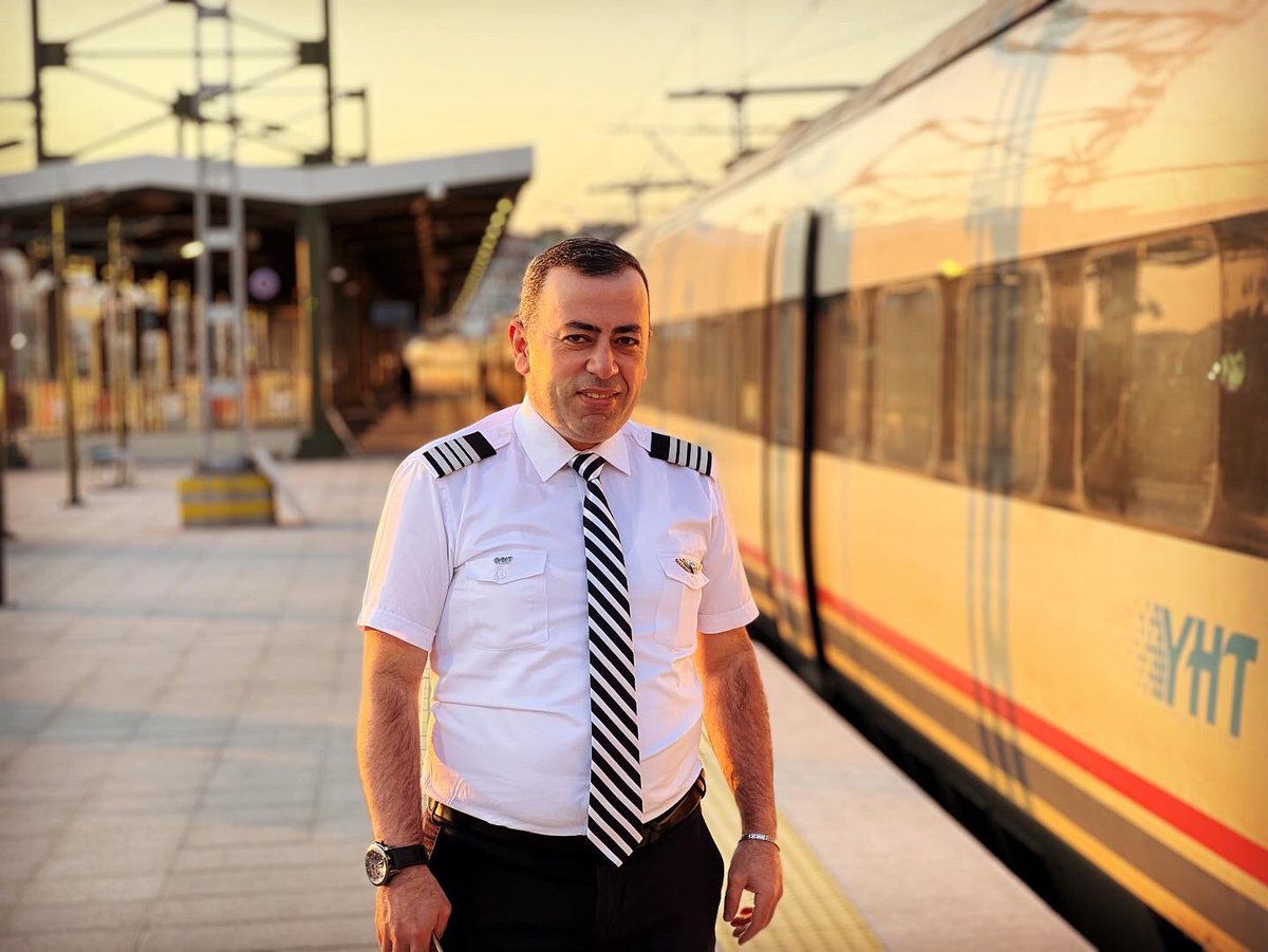 seyit_sahinkaya's tweet photo. #machinist #machinistlife #traincaptain π¨ββοΈ #highspeedtrain π #caftrain π
#travel #istanbul #ankara #withoutcoffee βοΈ #covid19TRπ¦ #captainlogbook π #keeptomemories π #seyitsahinkaya https://t.co/qJpKmLS0oU