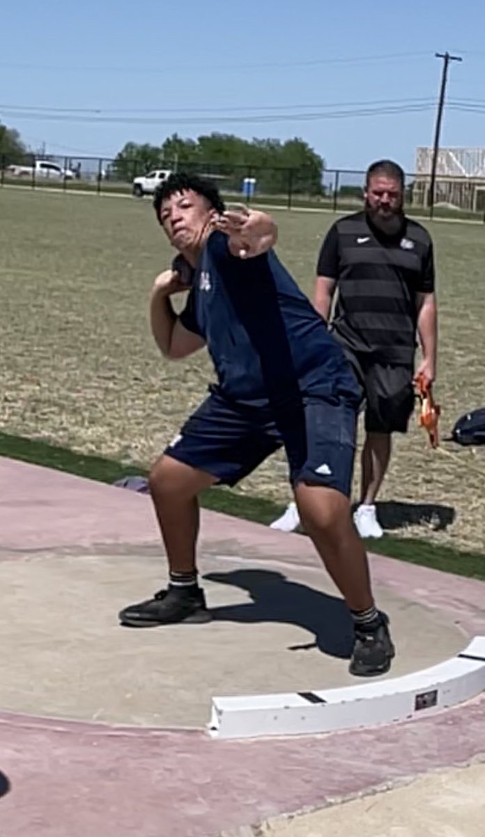 CoachPughFB's tweet photo. Freshmen boys @EVPatTrack shot throwers
1st - Josh Claypool
4th - Jacob Vasquez
7th - Alex Reyes
#GREATFIRSTYEAR https://t.co/3tcg54rfRa