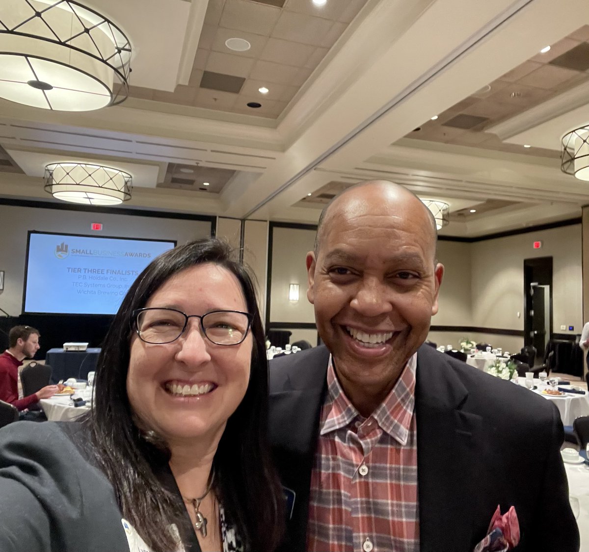 Grove9marketing's tweet photo. Congratulations to the 2022 Wichita Regional Chamber of Commerce Small Business Award finalists! Our team enjoyed connecting with so many leaders who are growing the good in our city. #Grove9 @ChamberWichita #SmBizAwards https://t.co/ULUuar2WxP