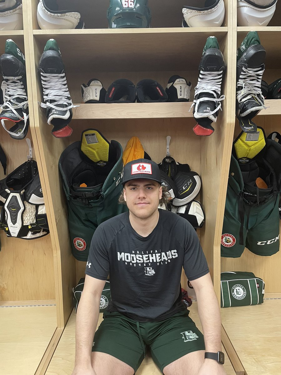 Over 1000 Canadian patients need a stem cell transplant to save their life. #JoinGailsFight

Join @Canadaslifeline stem cell registry at blood.ca/HGB     <a href="/LHJMQ/">LHJMQ</a> <a href="/HFXMooseheads/">Halifax Mooseheads</a> <a href="/CHLHockey/">Canadian Hockey League</a> <a href="/hkygivesblood/">Hockey Gives Blood</a>