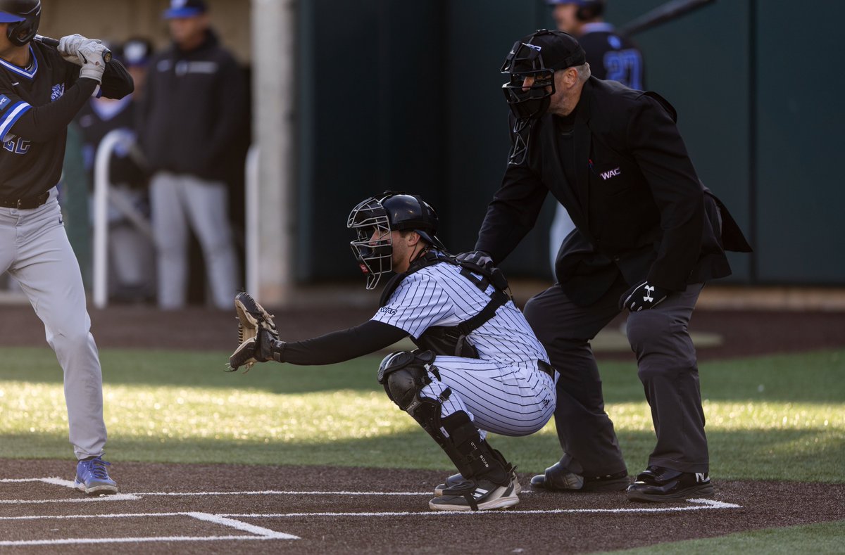 UVUbsb's tweet photo. 3 strikes you’re out!
#GoUVU #ProtectTheDen #UVUbsb https://t.co/T7NUcT0hQs