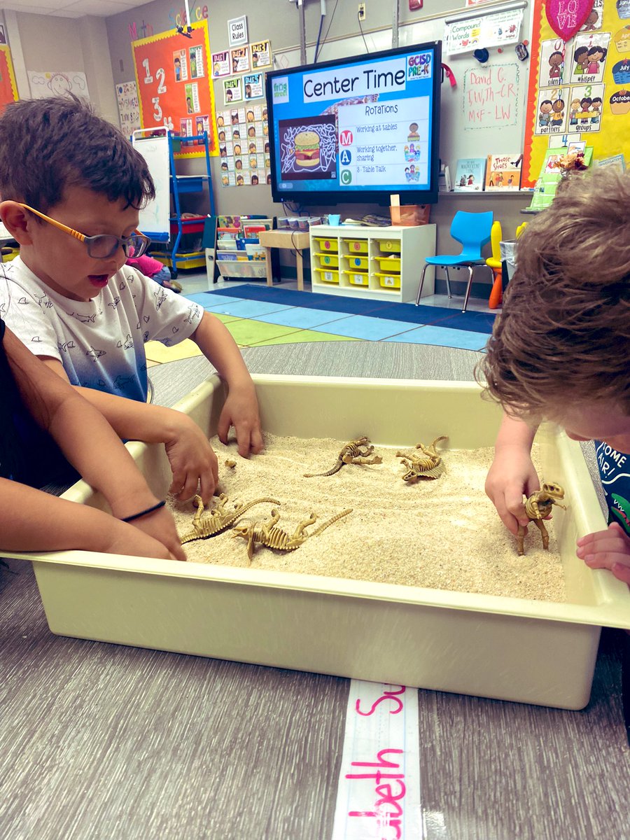 🌴🦖🦕Today, we practiced being paleontologists!! We discussed the different dinosaurs and described their characteristics with a buddy.🦕🦖🌴 <a href="/EarlyGcisd/">GCISD EARLY CHILDHOOD</a> #TESLEADS