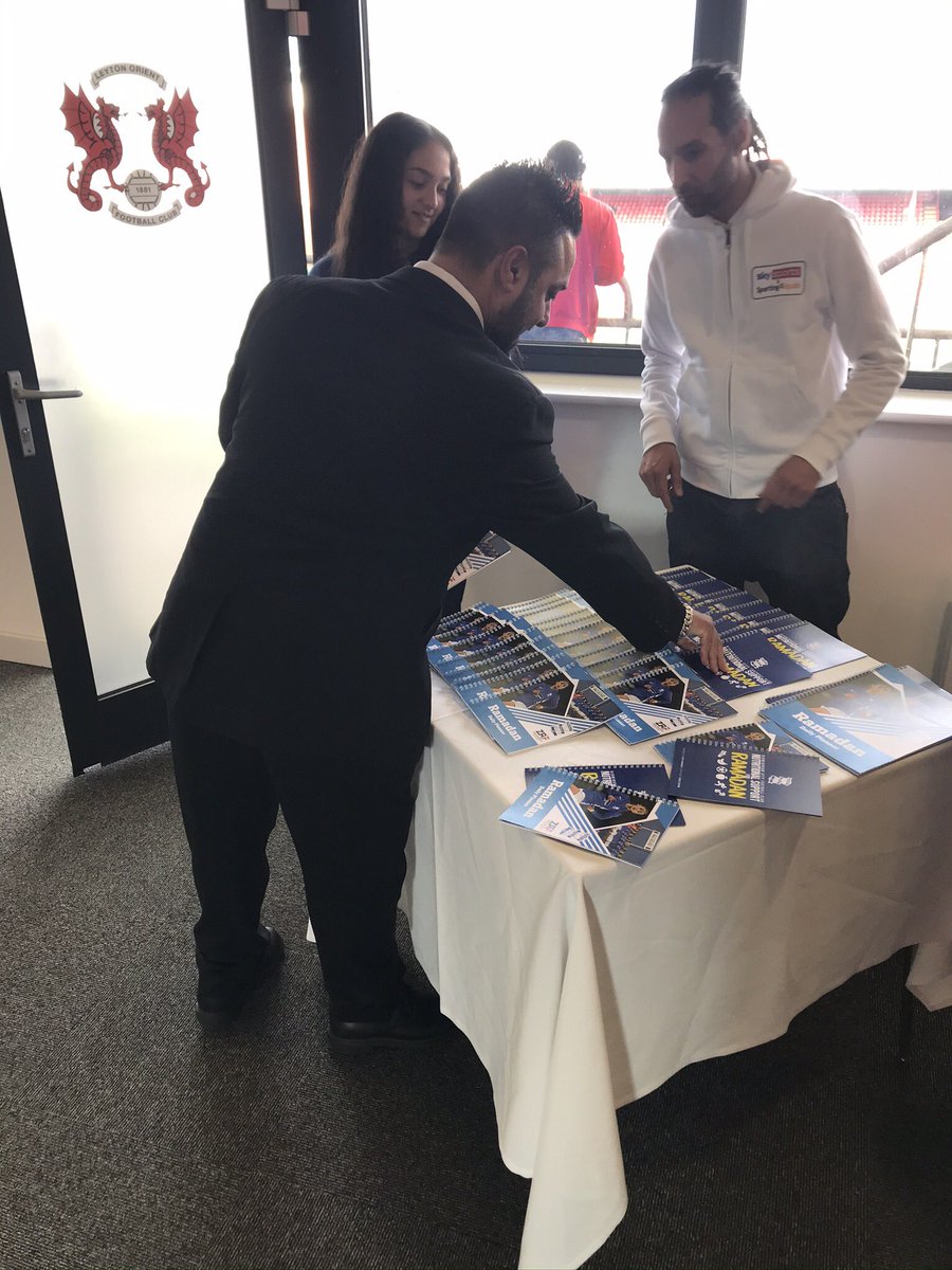 Fantastic event @leytonorientfc on Monday evening, hosted by @AnwarU01 @FootballGrf we met some incredible people and they all loved Layla’s Ramadan planner and nutrition guide 💙 @OtisKhan63 @Swaggarlicious_  @DevTrehan @MuslimahAsso @JakeMalbasa