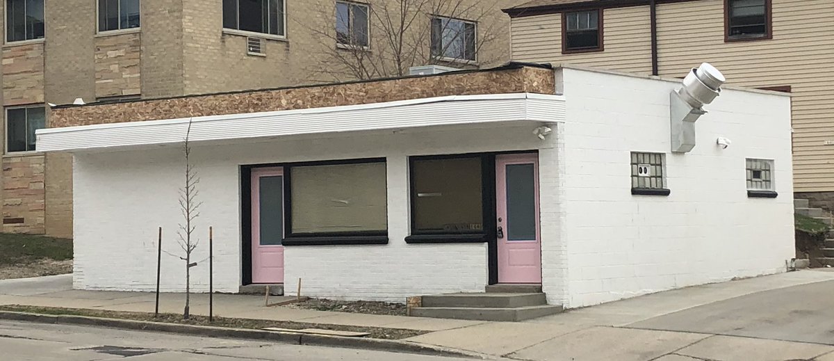 It was great to finally meet Samantha and Skylar at the future home of The Bread Pedalers! 🥖 ☕️ 

I’m looking forward to their bakery/cafe opening up later this year. 
Check out thebreadpedalers.com for details.