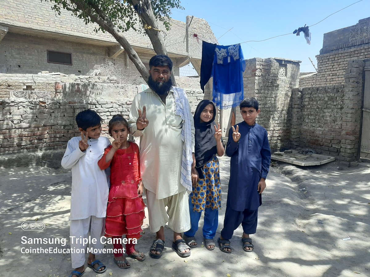 CointhEducation's tweet photo. SignBoard: CTE School Leading University Scholarship.  

CTE Razakars did assessments in the deep villages near Miandad Chandio - Mehar. 

IA, Four children shall be awarded Scholarships. 

CTE Secretariate is working to mature scholarship for these assessments. https://t.co/gWJGyR1gku