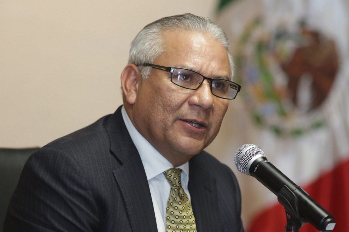 DE LA MANO de <a href="/VelascoM_/">Manuel Velasco</a>, el ex procurador Raciel López Salazar será nombrado como nuevo delegado de la <a href="/FGRMexico/">FGR México</a> en #QuintanaRoo, entidad donde la candidata a gobernadora <a href="/MaraLezama/">Mara Lezama</a> es muy cercana al <a href="/partidoverdemex/">Partido Verde</a>. Así se mueven las piezas en la política nacional