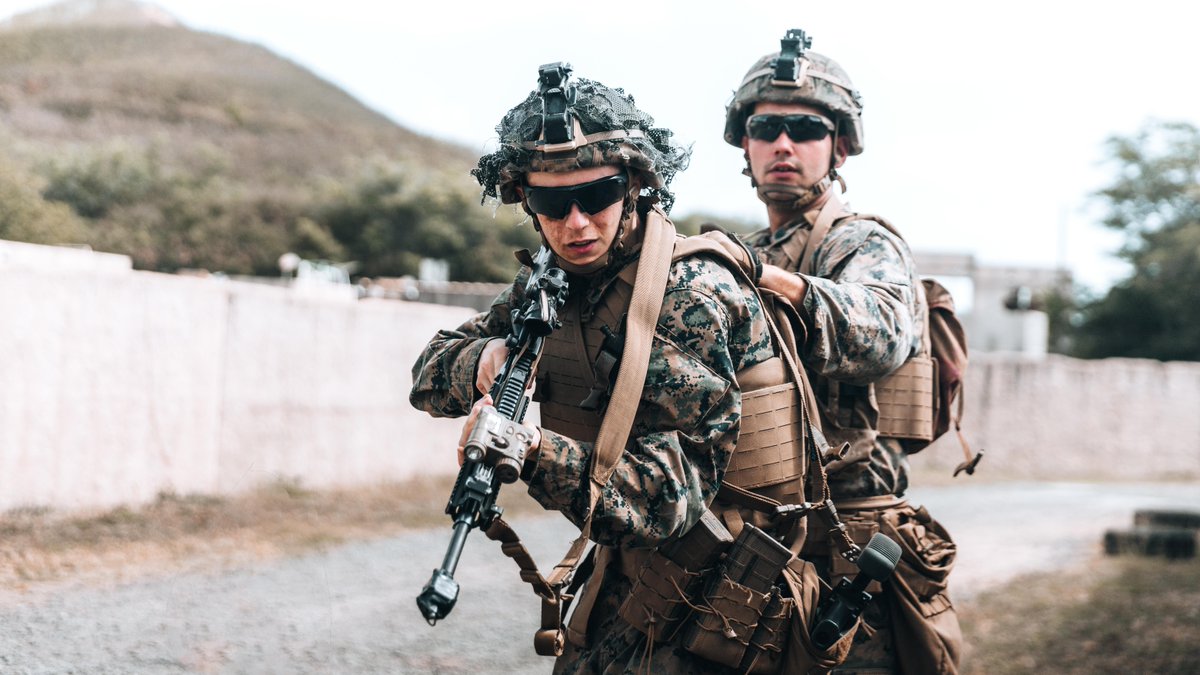 PacificMarines's tweet photo. Bougainville III

@USMC with 3rd Battalion, 3rd Marine Littoral Regiment, @3d_Marine_Div , conduct a combat patrol during Bougainville III at Marine Corps Training Area Bellows, Hawaii. #FreeandOpenIndoPacific #3rdMLR #BougainvilleIII #PacificMarines https://t.co/BUMVZJQiG1