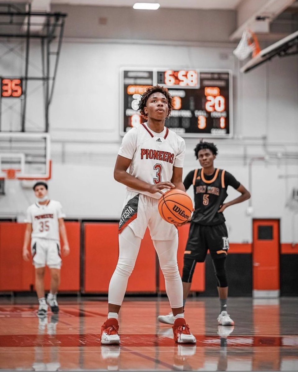 ARTESIAHOOPS's tweet photo. Shout out to @_PlayersFirst for giving this kid an opportunity to show everyone what he can do! πππ
°οΈπ3οΈβ£
#artesiahighschool #artesiabasketball #summerdevelopment #marqueehoops #aaubasketball https://t.co/wN86Np76MU