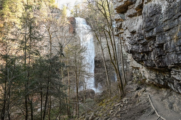 GOxOutside's tweet photo. Unlike the band TLC, we think you should go chasing waterfalls! Check out Fall Creek Falls in Tennessee if you need somewhere to explore for #wheretogoWednesday. There are great views from above or go for a hike and see it from below. #WaterfallWednesday https://t.co/AhyqNBuG5z
