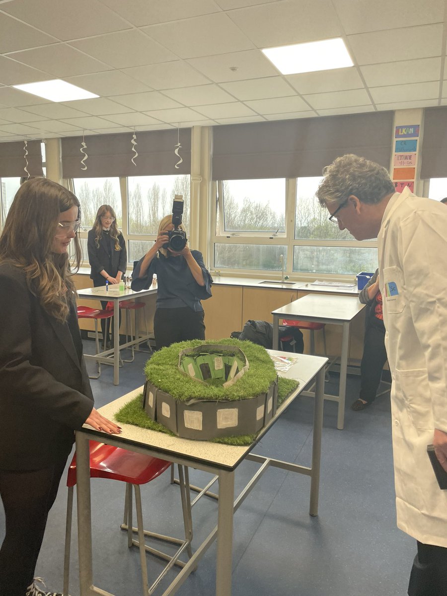 BellshillA's tweet photo. Wonderful to meet Prof. David MacMillan. Thank you to David for taking the time to talk to our young people and his positive messages about his education in Scotland. We’re so very proud of our young people who were truly inspired today. @NobelPrize  @Princeton https://t.co/VJ2ypM0rLO