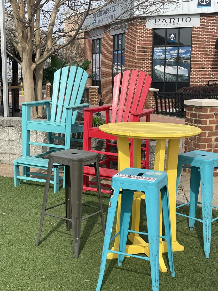 Jenruns10's tweet photo. I’ve run away from home… #scenesfromarun #baltimorestyle https://t.co/3MDV6f71Rk