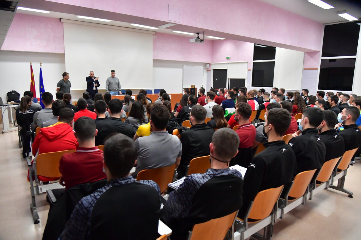 Seguid trabajando para ayudar a hacer crecer el estamento arbitral, sé que existe un gran grupo humano y hay un trabajo enorme detrás para alcanzar los éxitos que logramos a nivel nacional e internacional. Este es el camino. #CESA2022MarMenor