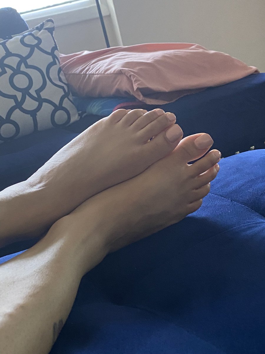 DRoseToes1's tweet photo. Sniff sniff https://t.co/50HG6uW8O4
