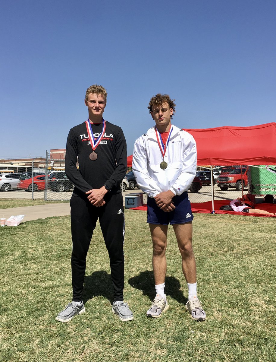 jimned_xctf's tweet photo. Congrats to Ethan H (4th) and Breydon W 🥇for the performance in the Pole Vault at the District 6-3A T&amp;F Championships! #AreaQualifier #LetsRollTribe

@JNSportsNation @JNathletics @atx_walker https://t.co/sire71U40Q