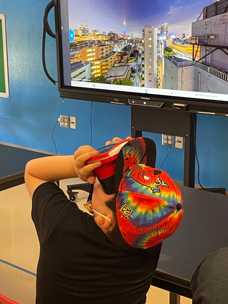 Gabi_Nino5's tweet photo. @HighPointColts #inspiredreams &amp; #empowerfutures in choice enrichment for each and every student.  Students learn the rule of thirds as photographers, journalists listen &amp; record the stories of others, virtual trips to the city, engineers of wind powered vehicles.  I’m inspired! https://t.co/lNdWJtTBuT