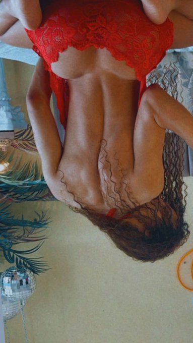 Watch naomi's leaked NSFW photo on TwXstars