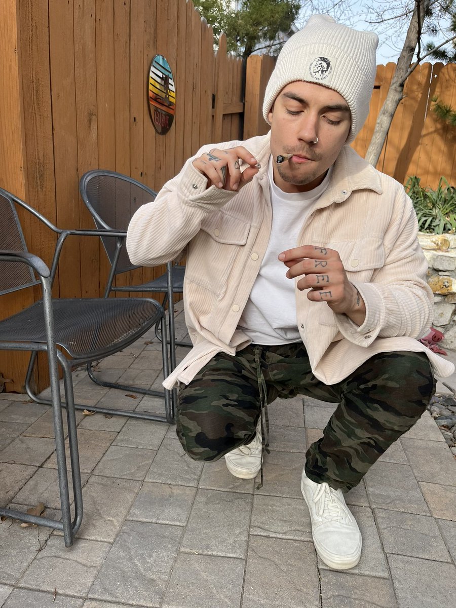wesleytucker's tweet photo. free trial on my OF for the next 30 days 👀 i'm always posting new content and love talking to u guys on there, check it out and i'll give u a kiss 
https://t.co/QPcV1mltvE https://t.co/zWn6kbhRPs