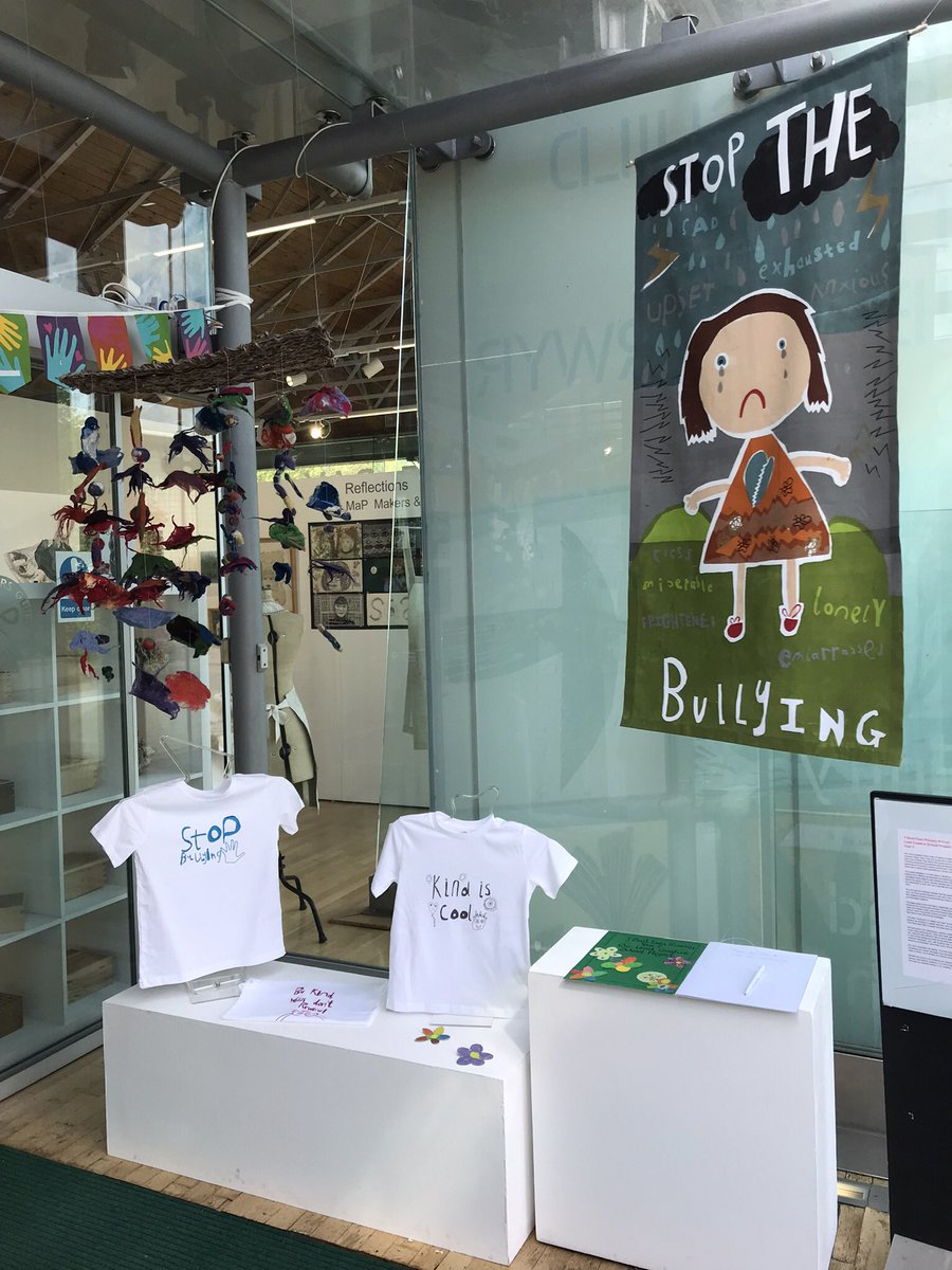 A lovely exhibition at Craft in the Bay, of year 2 creations from Y Bont Faen primary school, Cowbridge. An anti-bullying campaign, we looked at how it feels to be bullied compared to how it feels when someone is kind to you.  @MakersWales @ybontfaen