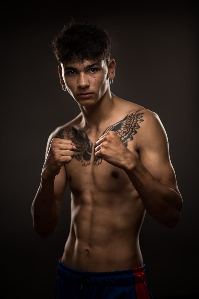 #Boxeo 
✅Durante el 16 y 17 de abril se llevará a cabo en Villaguay, un torneo de la Federación Entrerriana de Boxeo. 
✅Crespo contará con su representante: Leonel Frank.
✅El joven de 17 años (57kg), entrena en el Gimnasio Box Más Box que funciona en Unión.
#VamosVerde