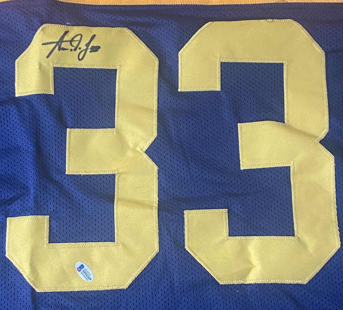 iamdschenk's tweet image. 🚨 Give-A-Way Alert 🚨 

It’s been a quiet few weeks so…

I figured we could spice things up a bit with a Give-A-Way.

Prize: Aaron Jones AKA @Showtyme_33 autographed jersey.

How to enter: 
Follow @PassionPacker 
Like and RT this Post.
Reply “Go Pack Go”